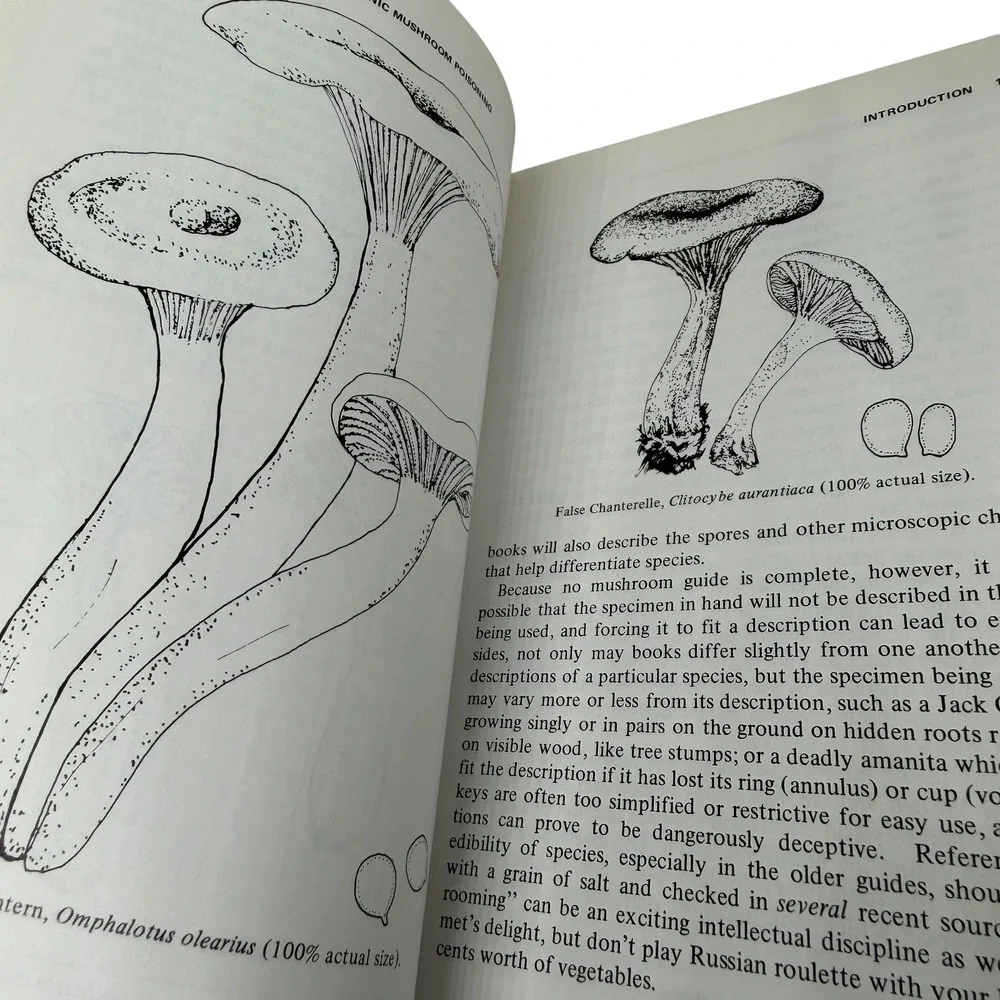 Van Nostrand Toxic and Hallucinogenic‎ Mushroom Poisoning 1977 1st Ed Hardcover